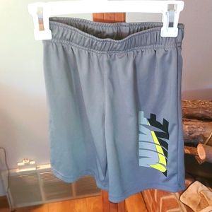 🛍 Boys Nike Dri-Fit shorts